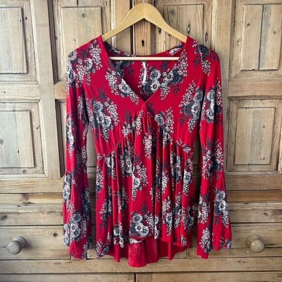 Free‎ People XS Red Floral Boho Speak Easy Blouse - Picture 2 of 11